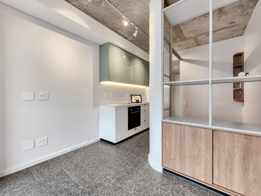 1 Bedroom Property for Sale in Sea Point Western Cape